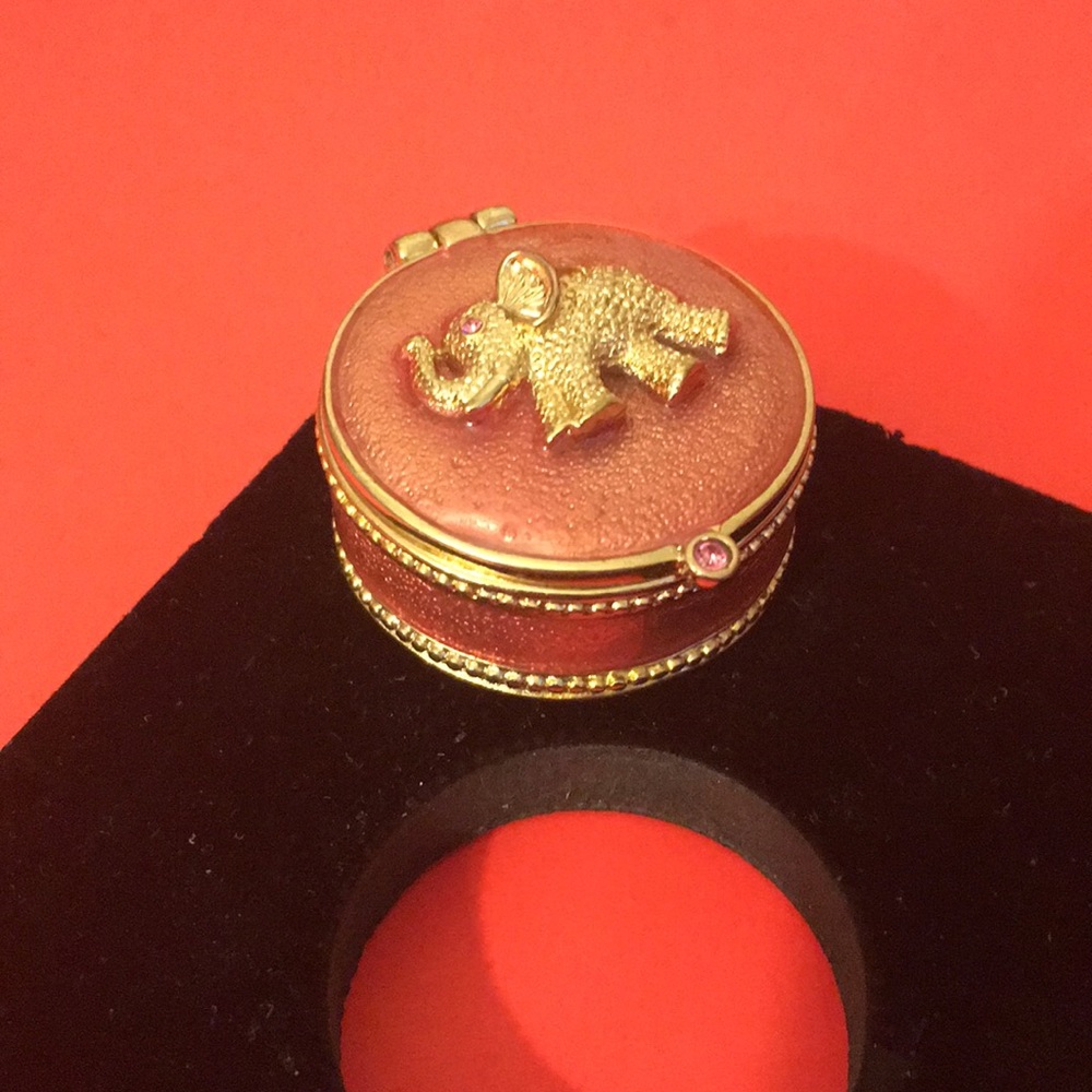 Elephant small jewellery locket